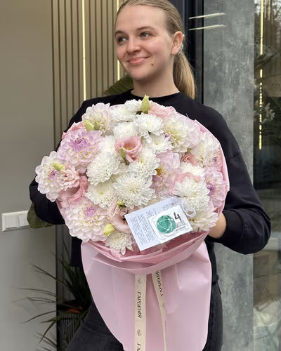 Букет квітів з жоржини, еустоми та гербер — "Рожевий вечір"