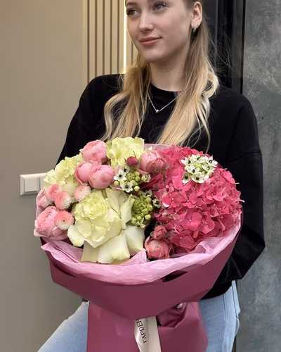 Букет квітів з троянд, орнітогалуму та гортензії — "Лимонне сяєво"