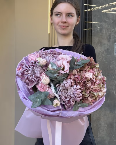 Букет квітів з гортензії, троянд і еустоми — "Рожеве мрійництво"